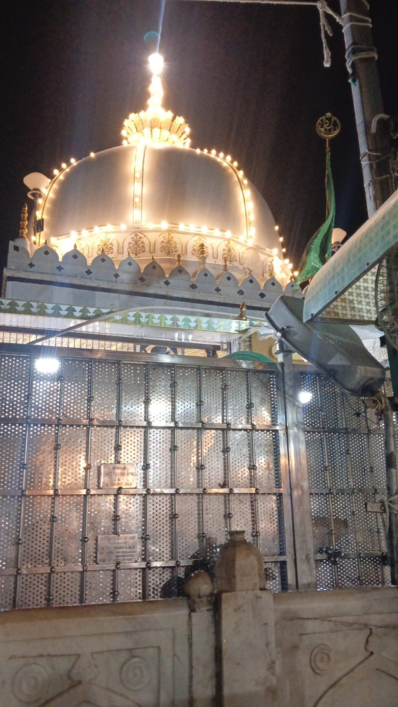 Sultan-ul-Hind Hazrat Khwaja Moinuddin Chishti Ghorib-e-Newaz (R.)